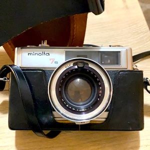 Minolta HI-MATIC 7s camera